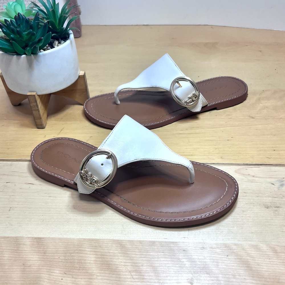 Coach | Lesli Off White Cream Leather Flat Slip On Thong Sandals Slides Size 6